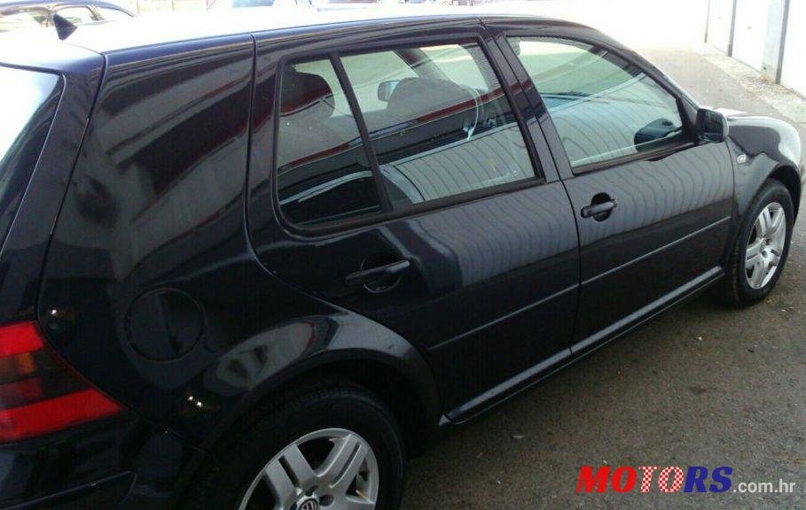 2002' Volkswagen Golf IV 2,0 photo #1