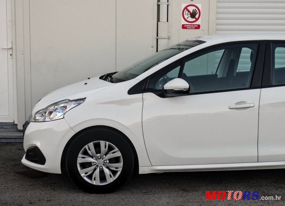 2017' Peugeot 208 photo #2