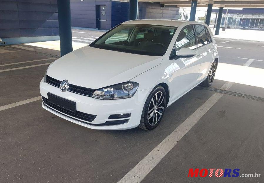 2013' Volkswagen Golf VII photo #1