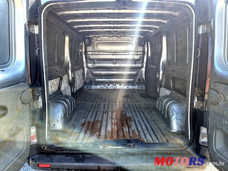 2005' Opel Vivaro Lwb 1,9 Dti 2,9 T photo #4