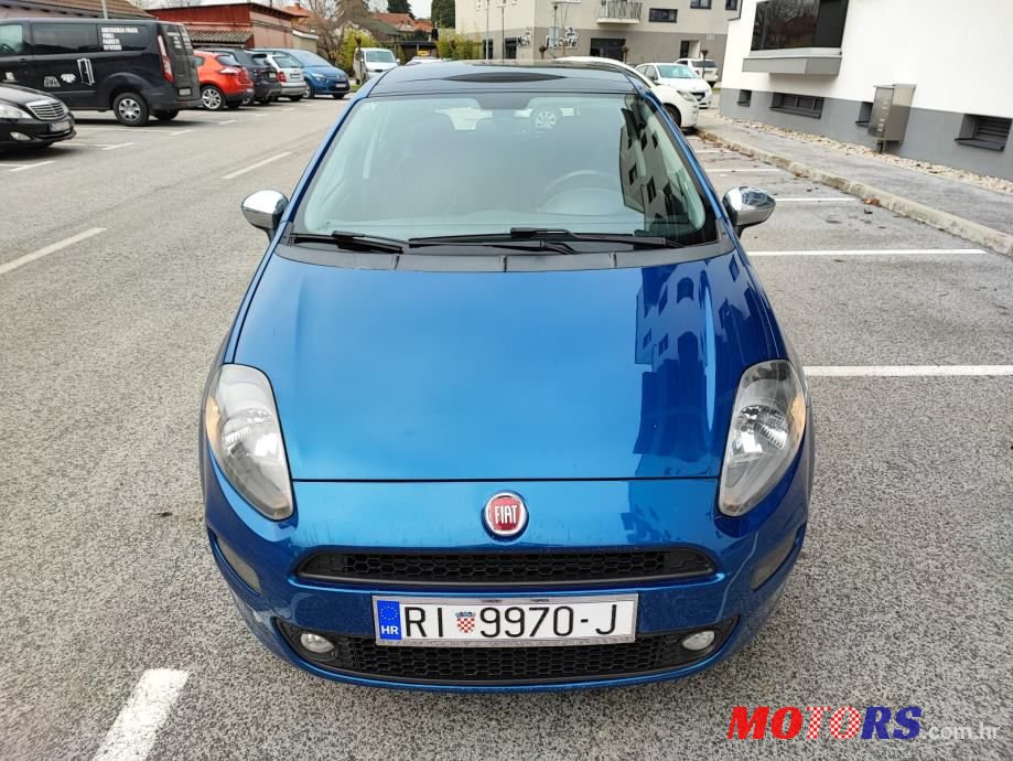 2012' Fiat Punto photo #3