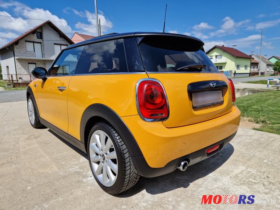 2016' MINI Cooper D photo #3