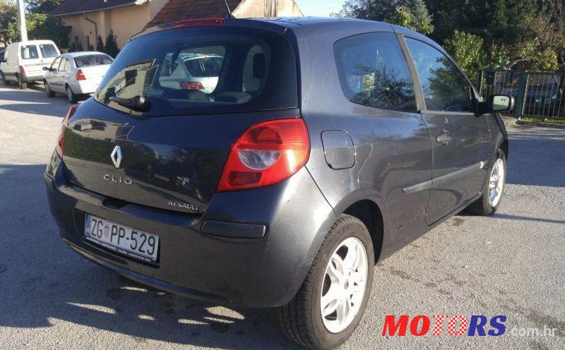 2006' Renault Clio 1,5 Dci photo #2