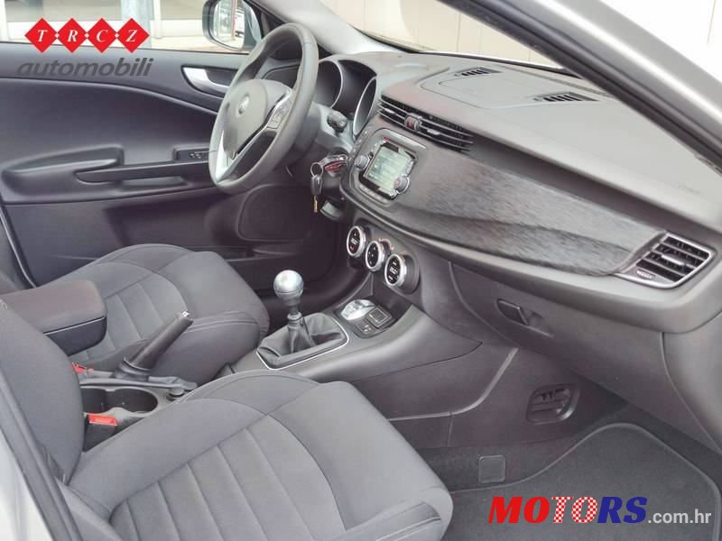 2018' Alfa Romeo Giulietta 1.6 Jtdm photo #5