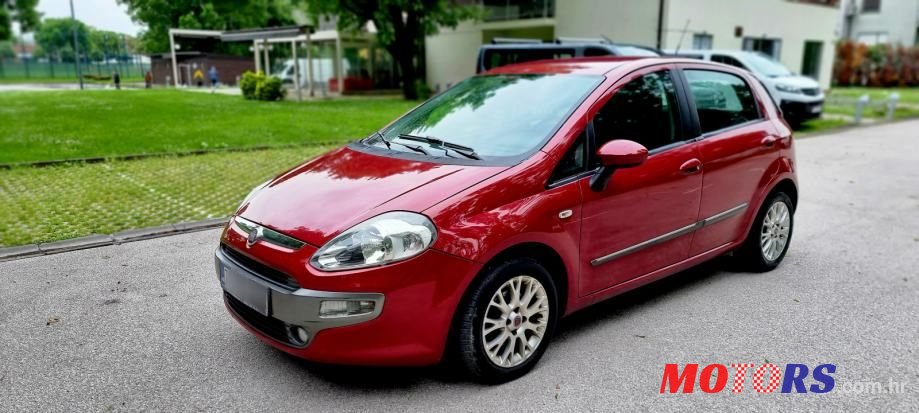 2011' Fiat Punto Evo photo #4