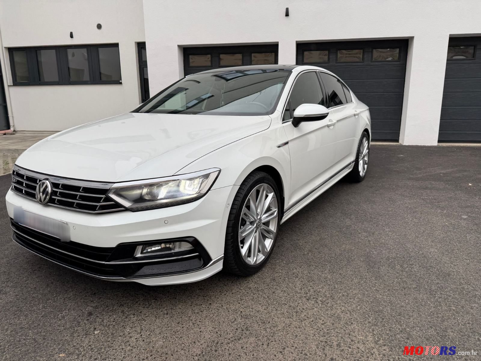 2017' Volkswagen Passat photo #1