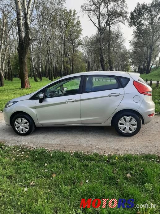 2010' Ford Fiesta photo #5