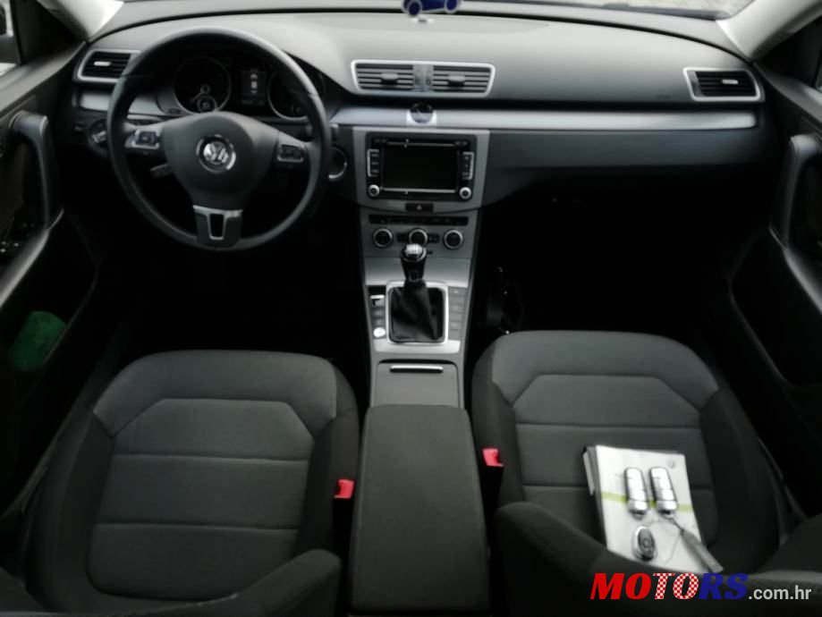 2014' Volkswagen Passat photo #6