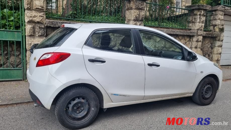2009' Mazda 2 1,3 I Ce photo #3