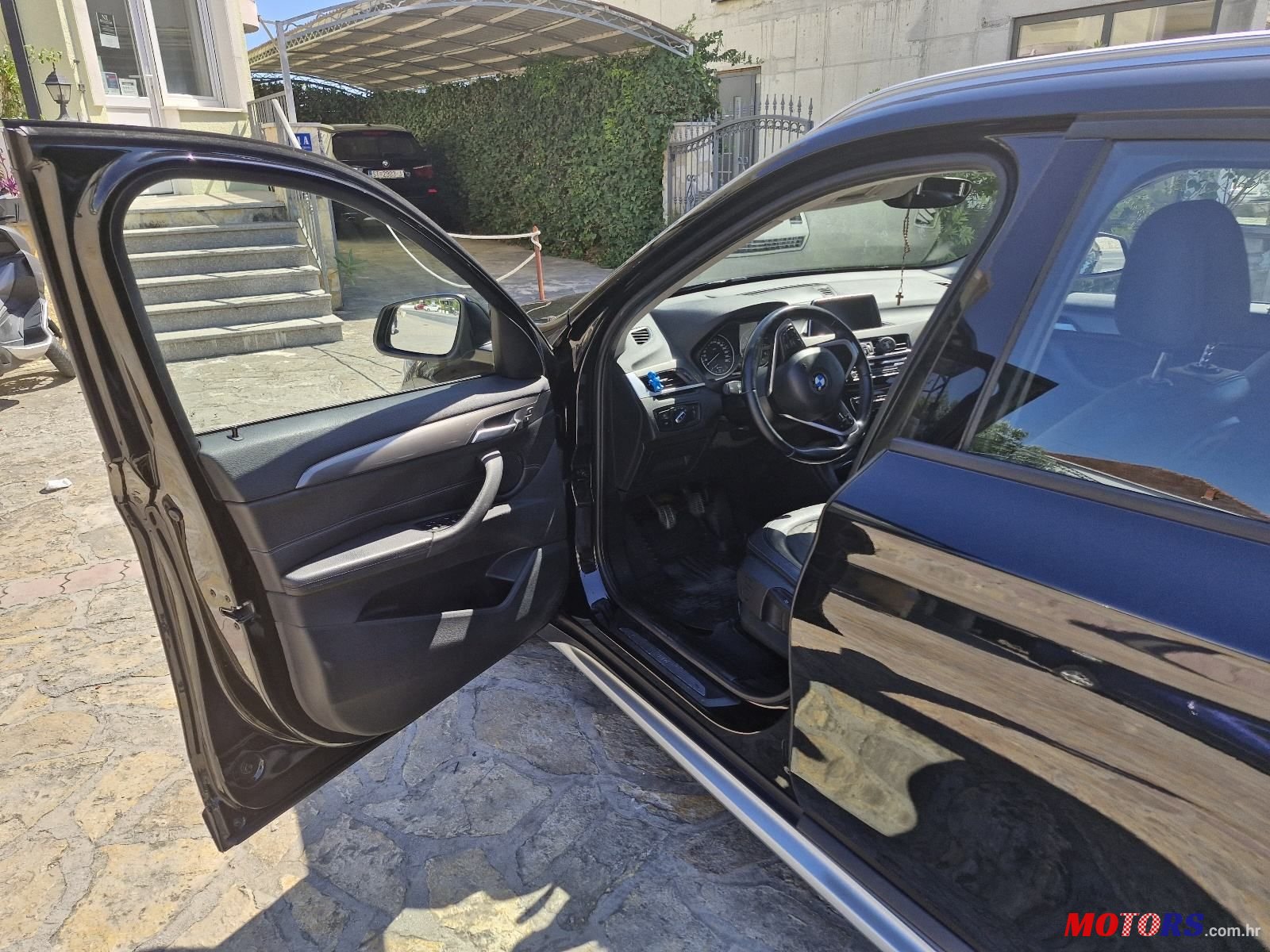 2016' BMW X1 18D photo #4