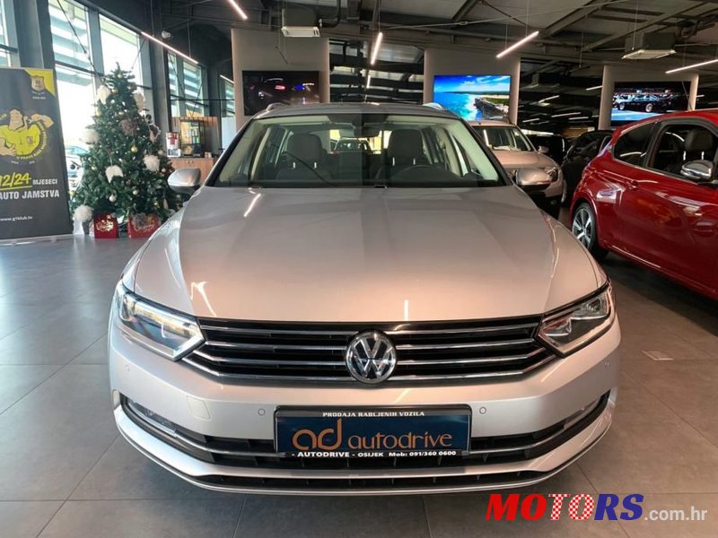 2017' Volkswagen Passat Variant photo #2