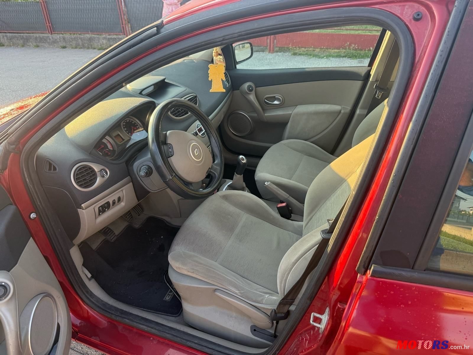 2008' Renault Clio 1,5 Dci photo #3