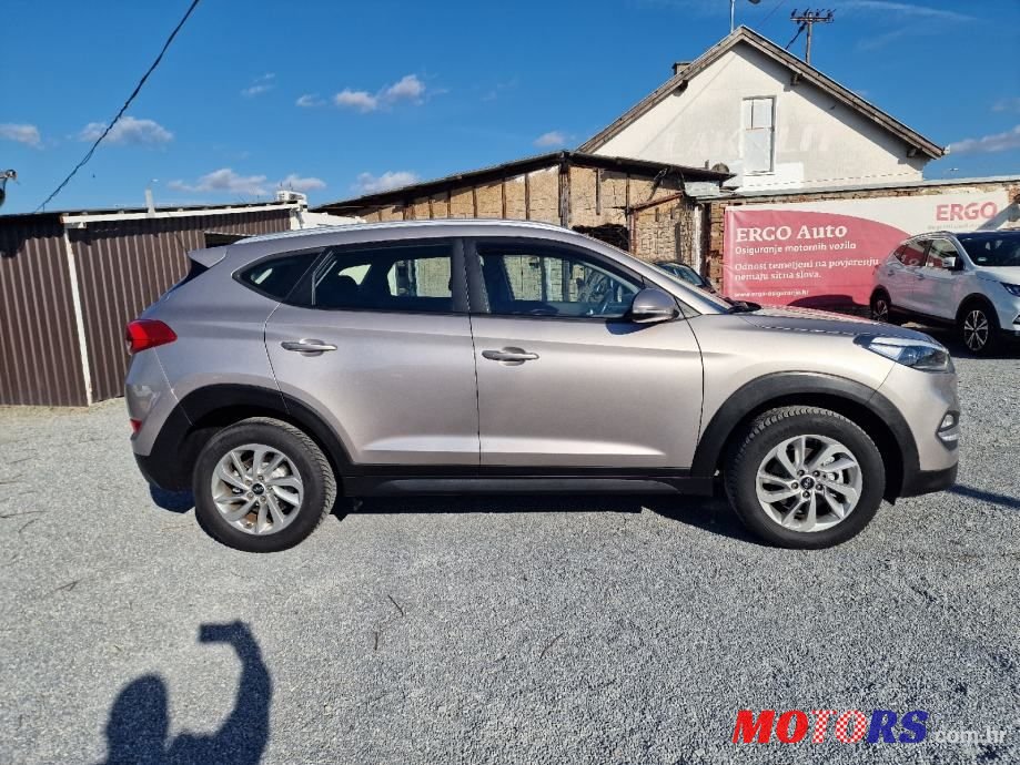 2016' Hyundai Tucson 1.7 Crdi photo #6