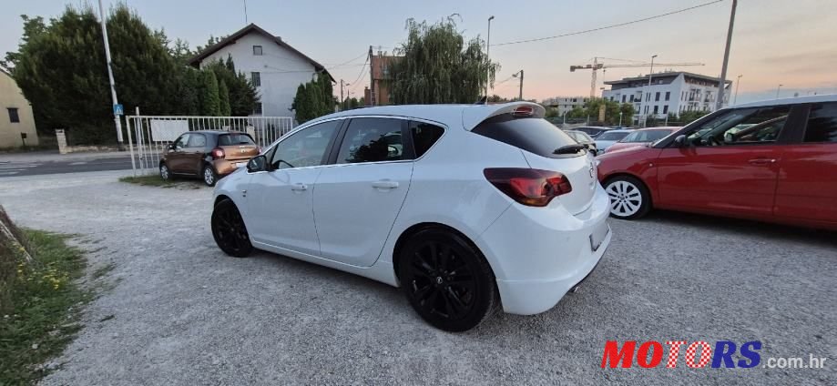 2015' Opel Astra 2.0 photo #6