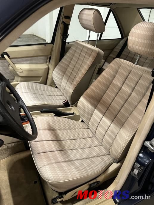 1993' Mercedes-Benz 190 D photo #5