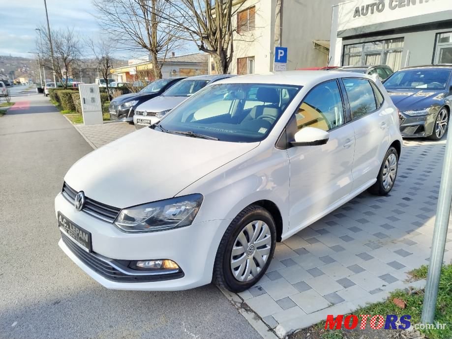 2015' Volkswagen Polo photo #4