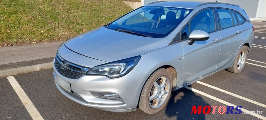 2017' Opel Astra 1.6 Cdti photo #3