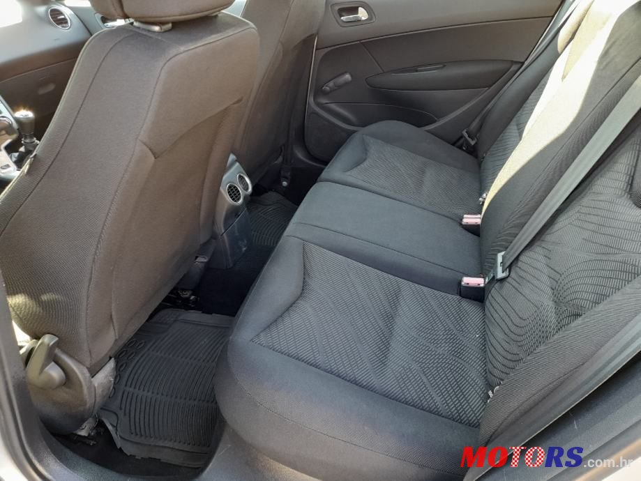 2008' Peugeot 308 photo #6