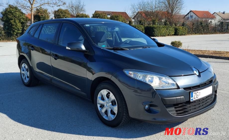 2011' Renault Megane Grandtour photo #1