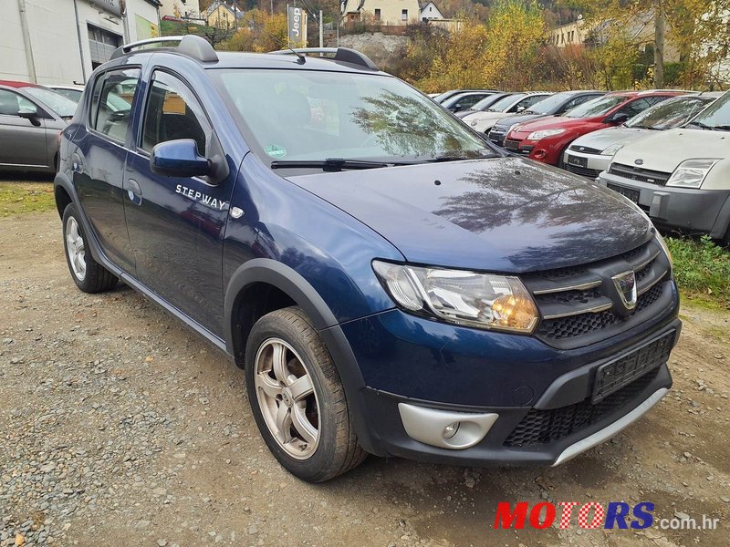 2016' Dacia Sandero photo #1