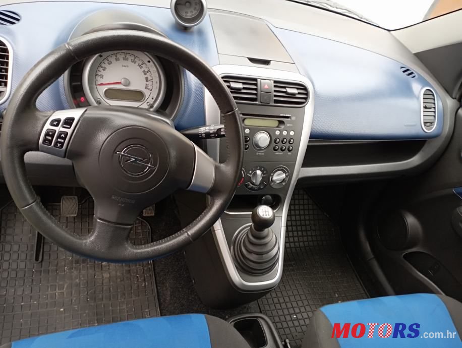 2010' Opel Agila 1,0 photo #6