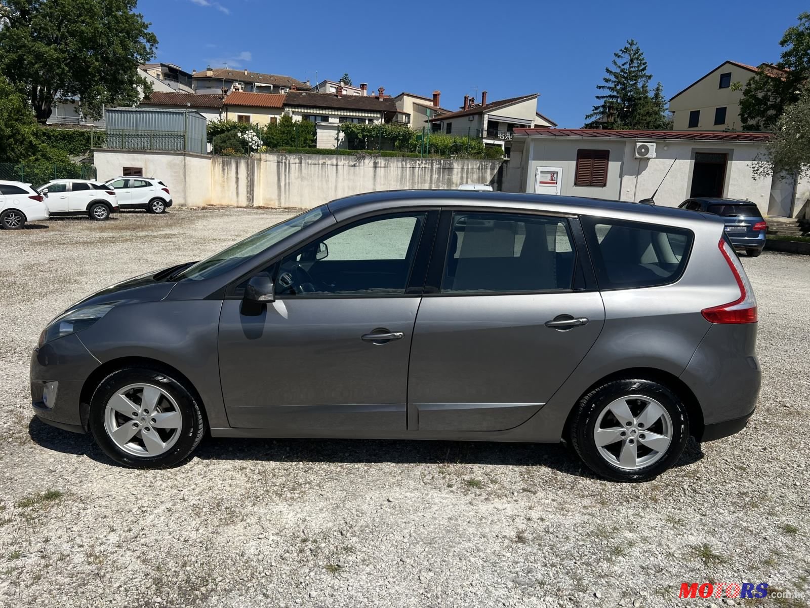 2009' Renault Scenic 1,5 Dci photo #2