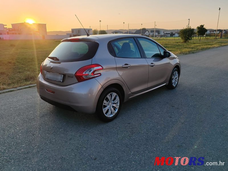 2014' Peugeot 208 1,4 Hdi photo #6