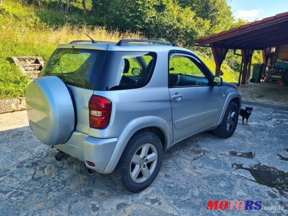 2005' Toyota RAV4 photo #4