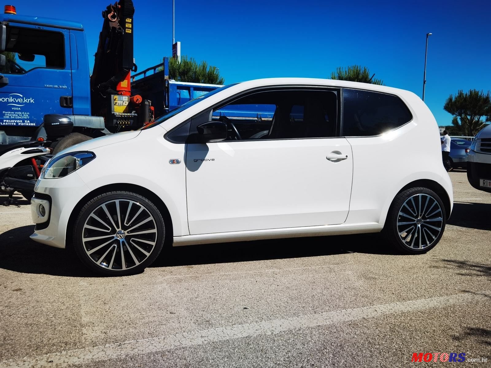 2014' Volkswagen Up! 1,0 Up! photo #5