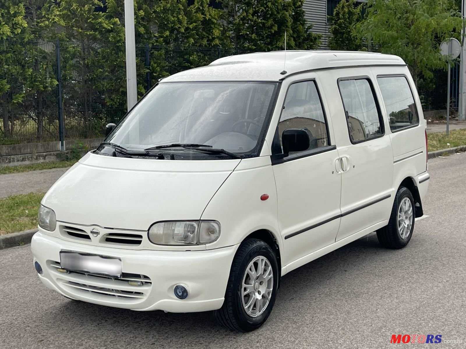 1997' Nissan Serena 2,3 D photo #1