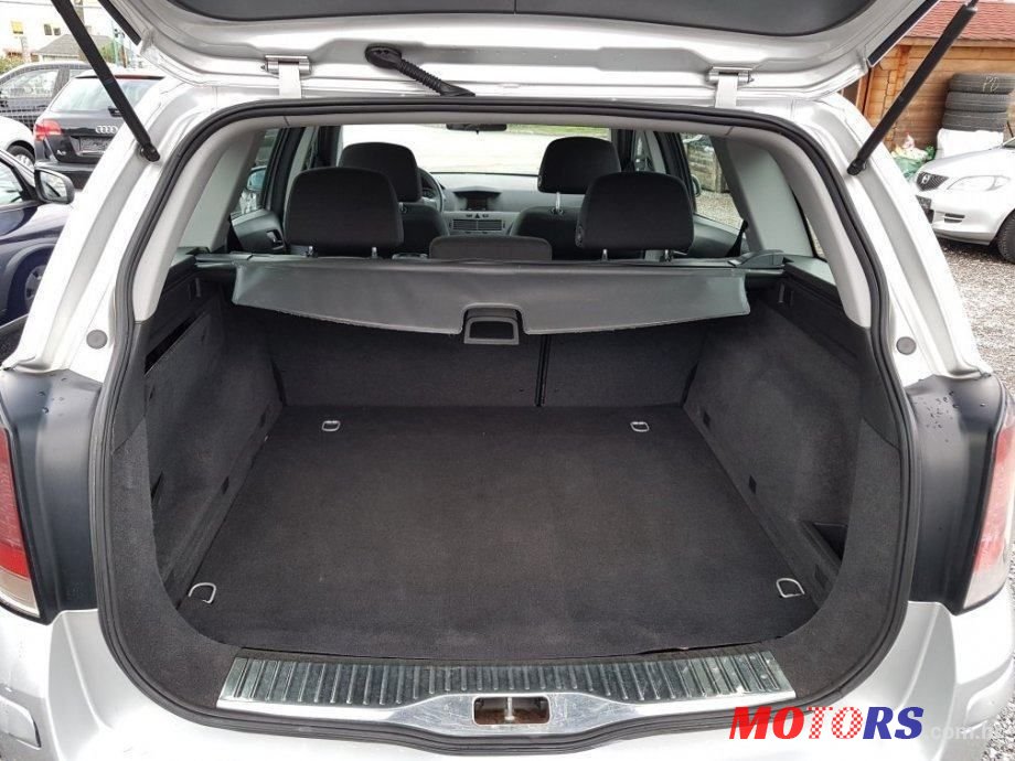 2006' Opel Astra Karavan photo #5