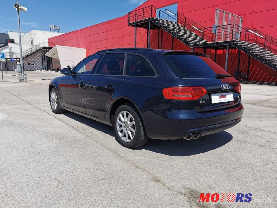 2013' Audi A4 Avant photo #2