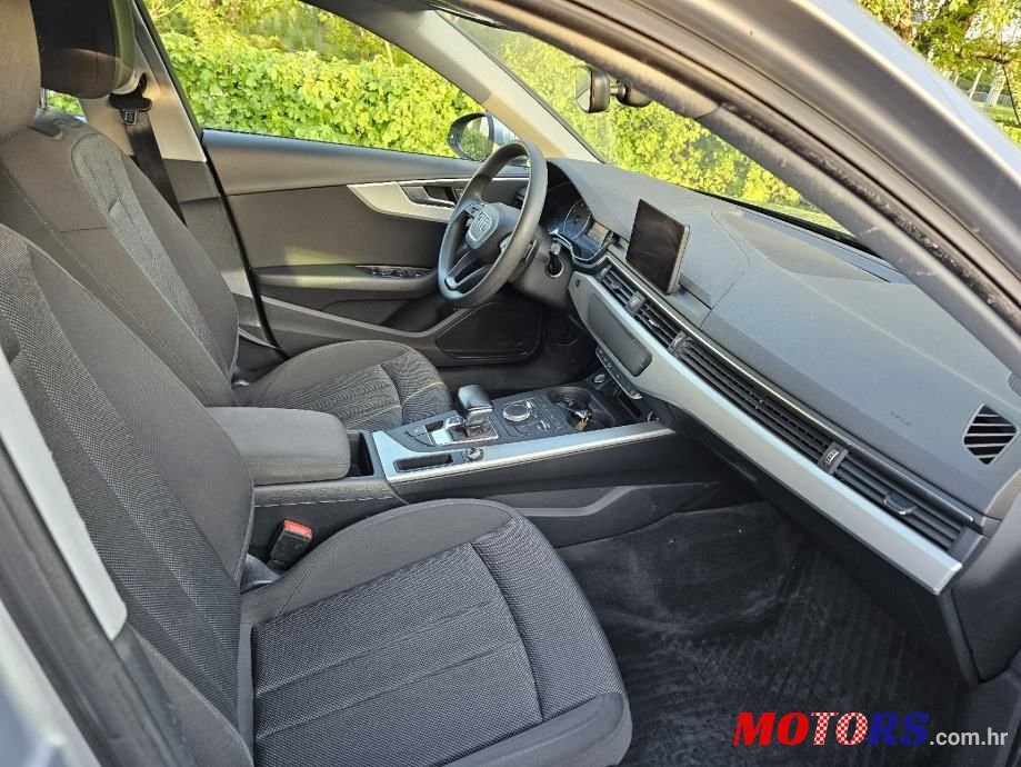 2016' Audi A4 Avant photo #5