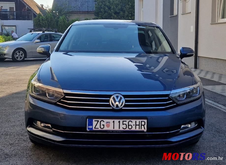 2015' Volkswagen Passat photo #2