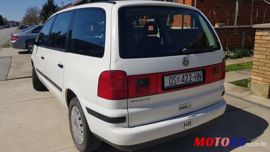 2002' Volkswagen Sharan photo #4