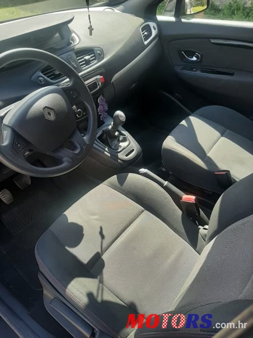 2014' Renault Scenic Dci photo #6