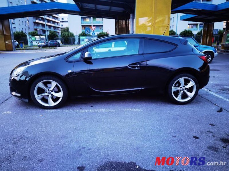 2012' Opel Astra 1,7 Cdti photo #4