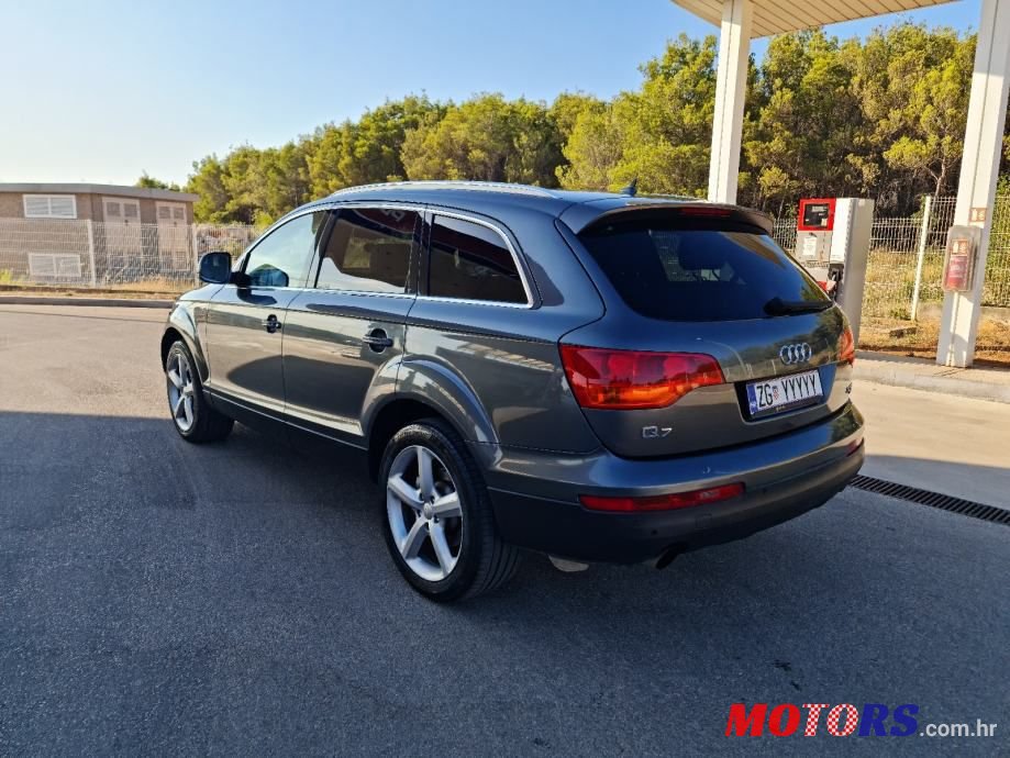 2008' Audi Q7 photo #2