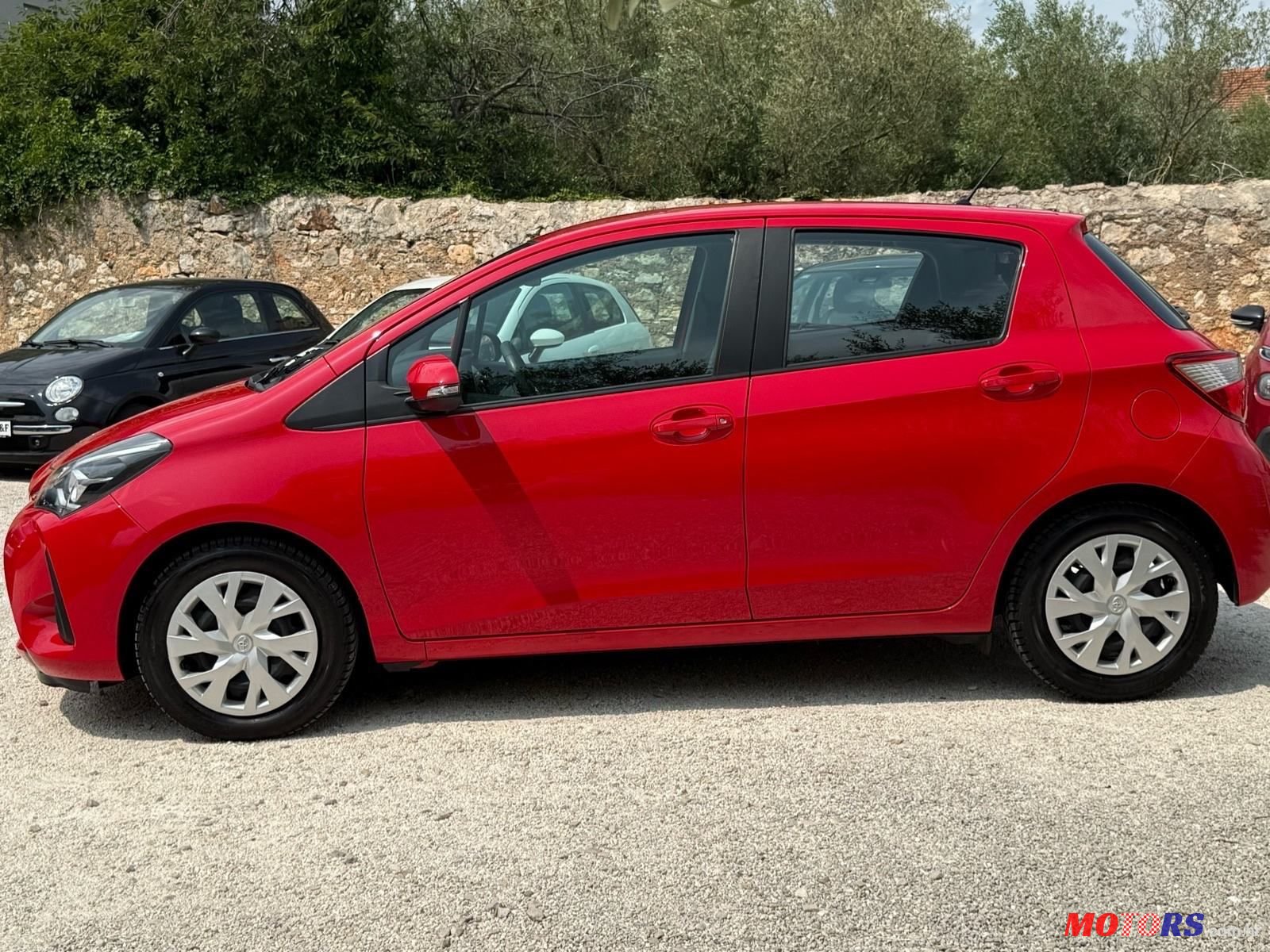 2018' Toyota Yaris 1,0 Vvt-I photo #3