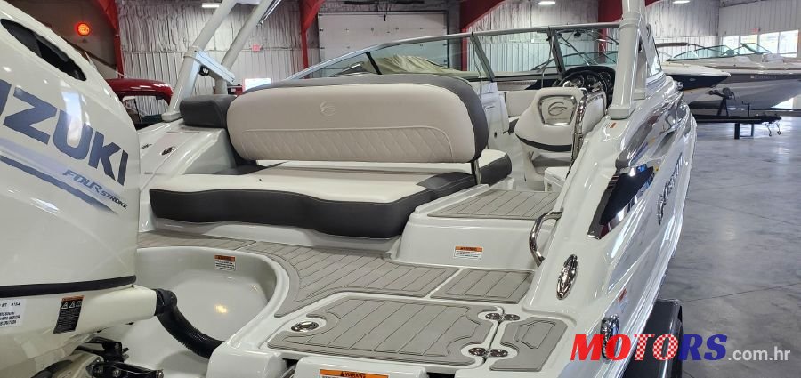 2020' Crownline E215XS photo #2