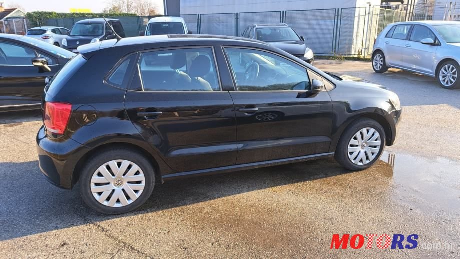 2011' Volkswagen Polo Tdi photo #4