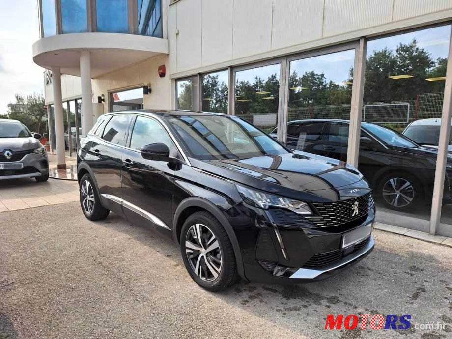 2020' Peugeot 3008 1,5 Bluehdi photo #2