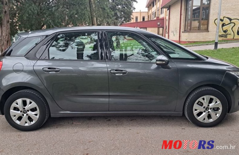 2015' Citroen C4 Picasso photo #4