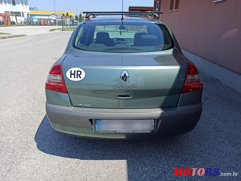 2008' Renault Megane photo #4