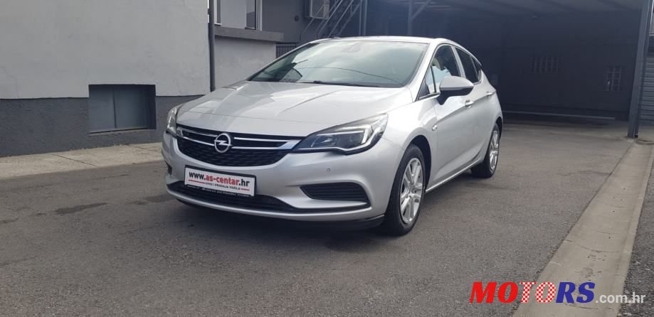 2018' Opel Astra Classic photo #1