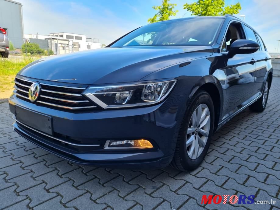 2018' Volkswagen Passat Variant photo #1