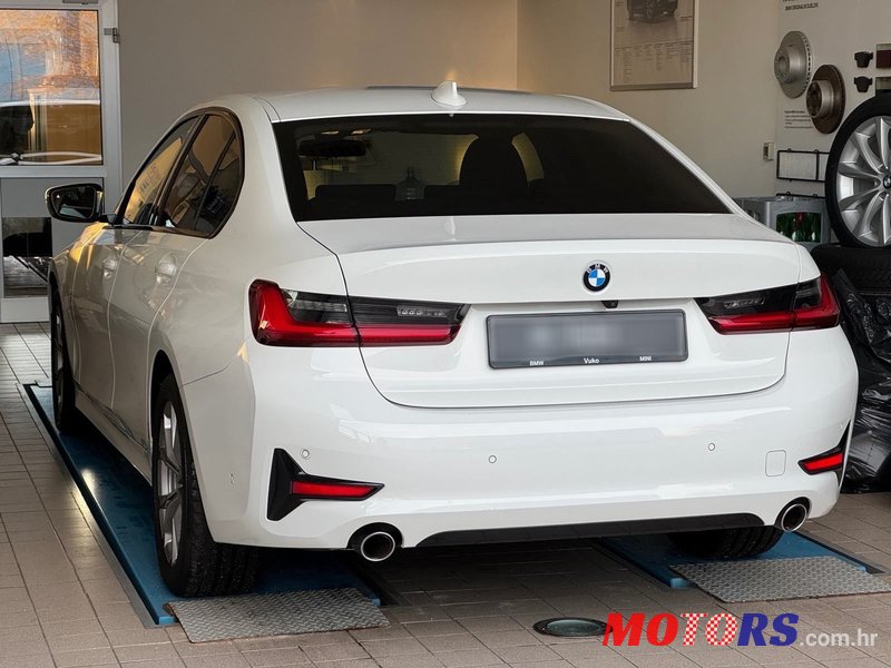 2020' BMW Serija 3 318D photo #4