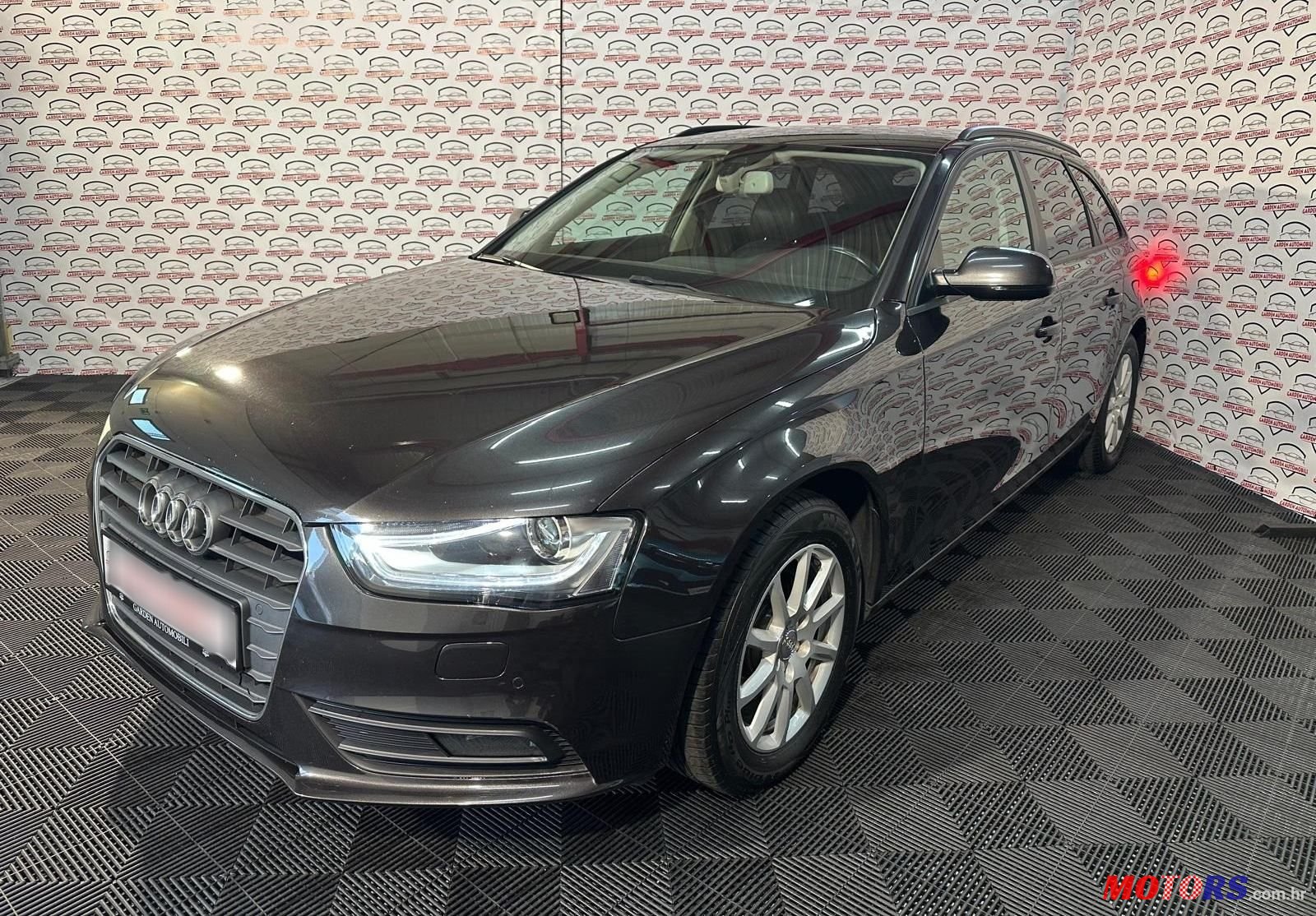 2014' Audi A4 Avant photo #2
