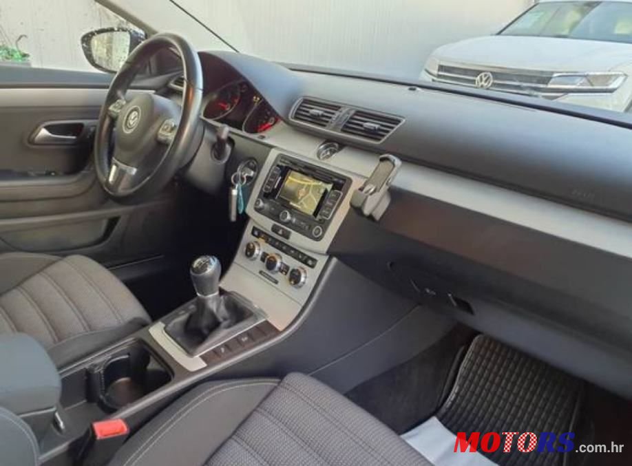 2014' Volkswagen Passat 2,0 Tdi Bmt photo #2