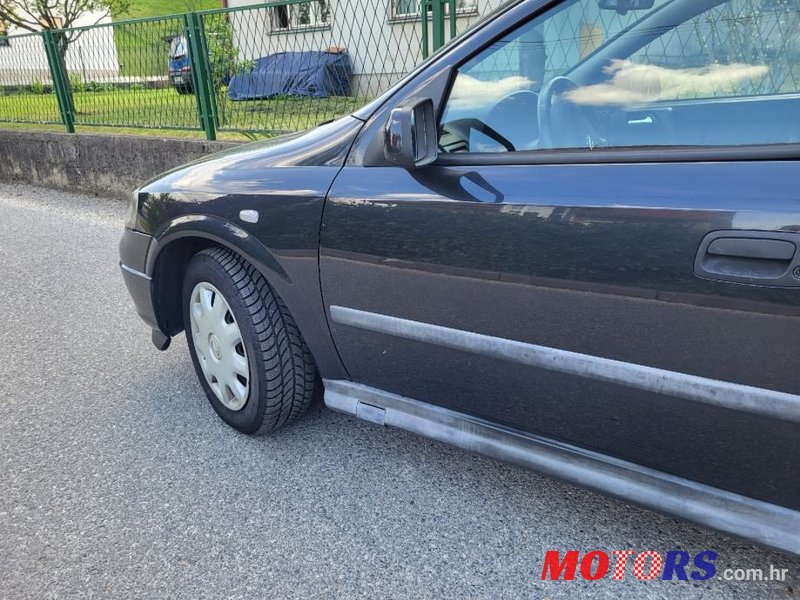 2004' Opel Astra 1,6 photo #6